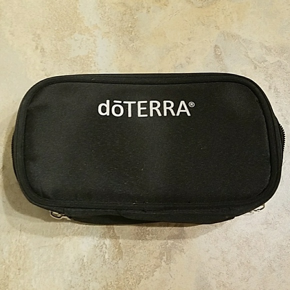Handbags - PRICE ⬇️ Doterra essential oils travel bag NWOT